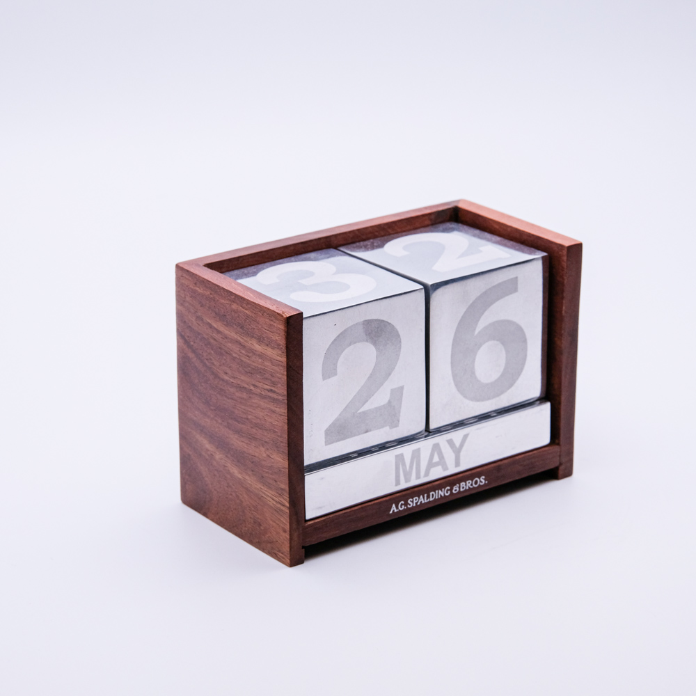 Spalding & Bros - Alluminio - Calendario in legno - cartoleria rossi dal 1927